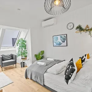 Apartman 1 Min To Public Transport - 3 Min To Supermarket And Pharmacy - On-site Parking For 19,90 Eur, Bécs