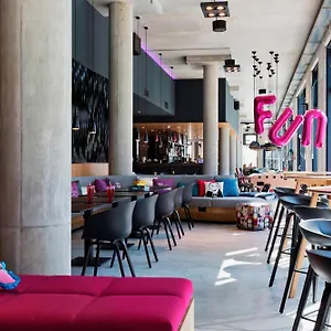 Szálloda Moxy Vienna Airport, Schwechat